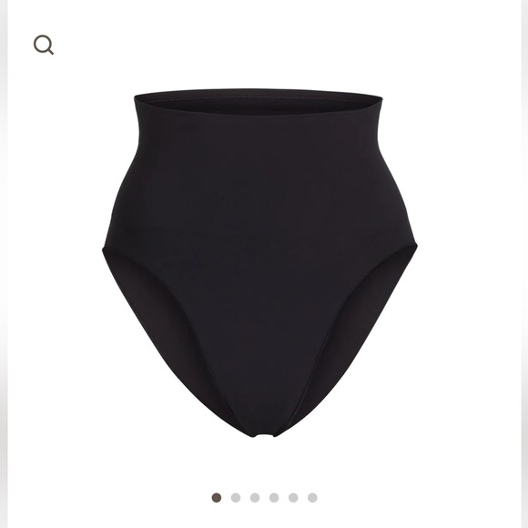 SKIMS CORE CONTROL BRIEF (S/M) - Picture 3 of 5